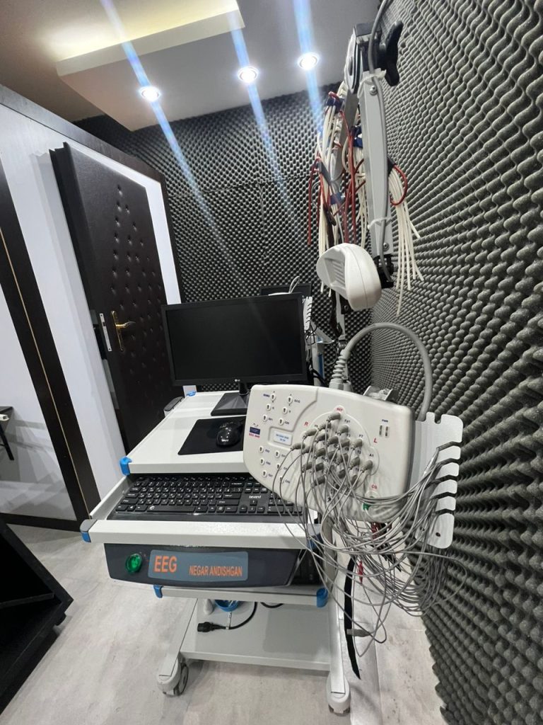 فروش دستگاه الکتروآنسفالوگرام درحد نو
