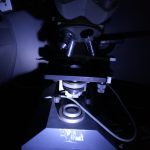 میکروسکوپ سالم و منبع تغذیه متغیر